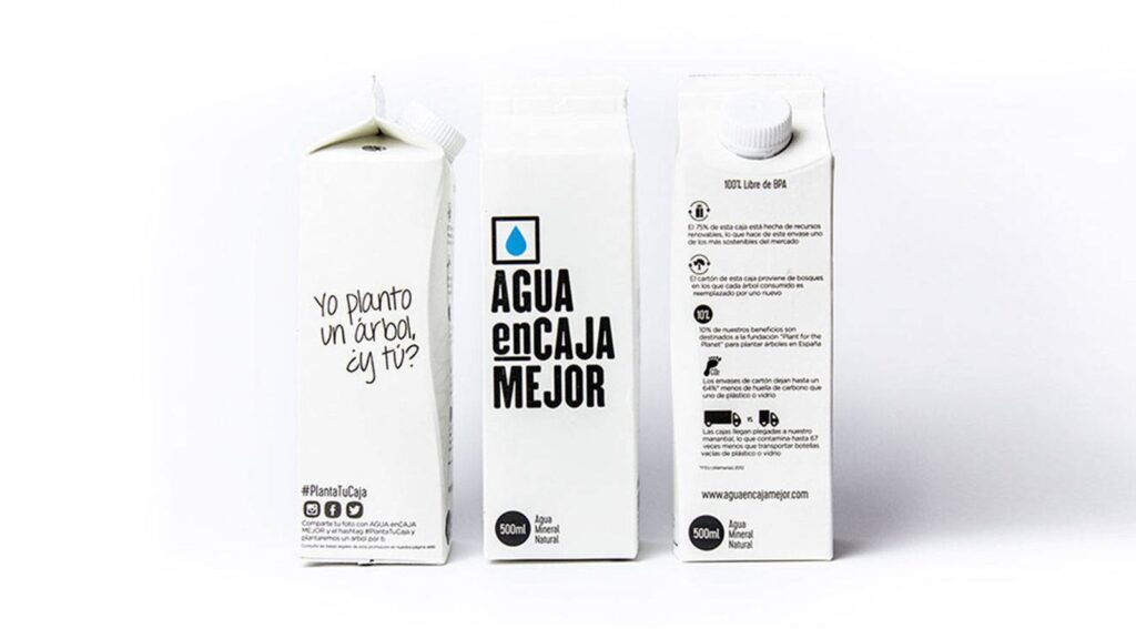 Agua en envase renovable