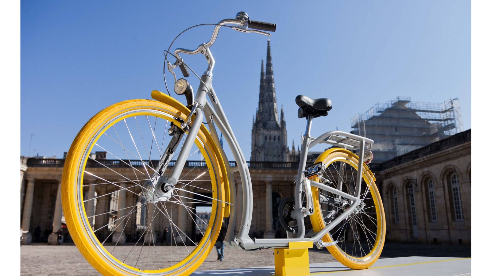 ¿Bicicleta, patinete o scooter? La nueva innovación de Philippe Starck y Peugeot