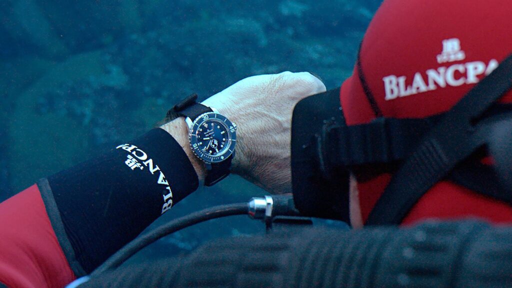 El reloj solidario de Blancpain que marca las horas en los océanos