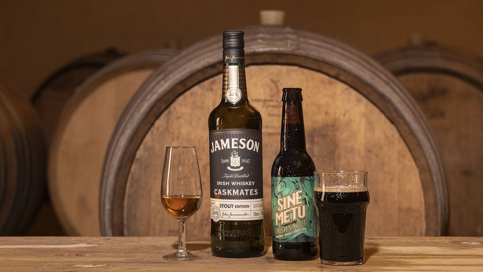 Jameson y La Quince presentan Sine Metu, una cerveza artesanal con madera de whisky