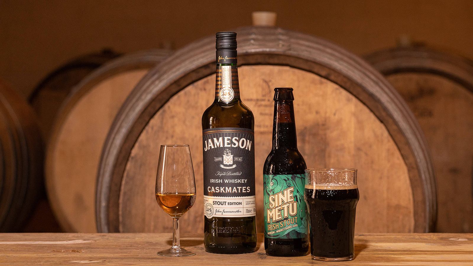 Jameson y La Quince presentan Sine Metu, una cerveza artesanal con madera de whisky