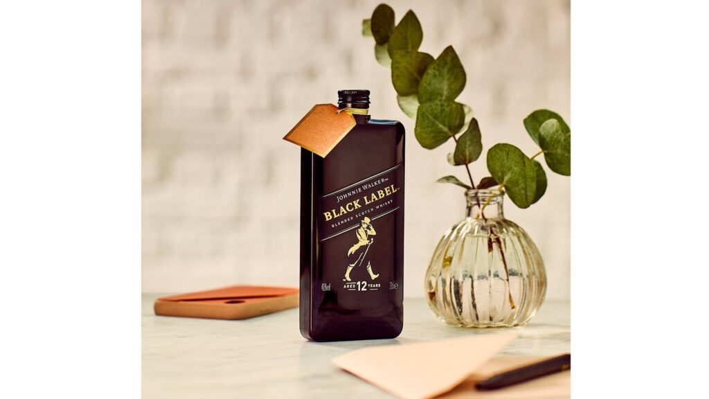 Johnnie Walker lanza Pocket Scotch, un nuevo formato de 20 cl