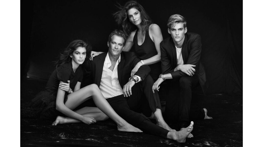 Los hijos de Cindy Crawford, nuevos embajadores de Omega en París