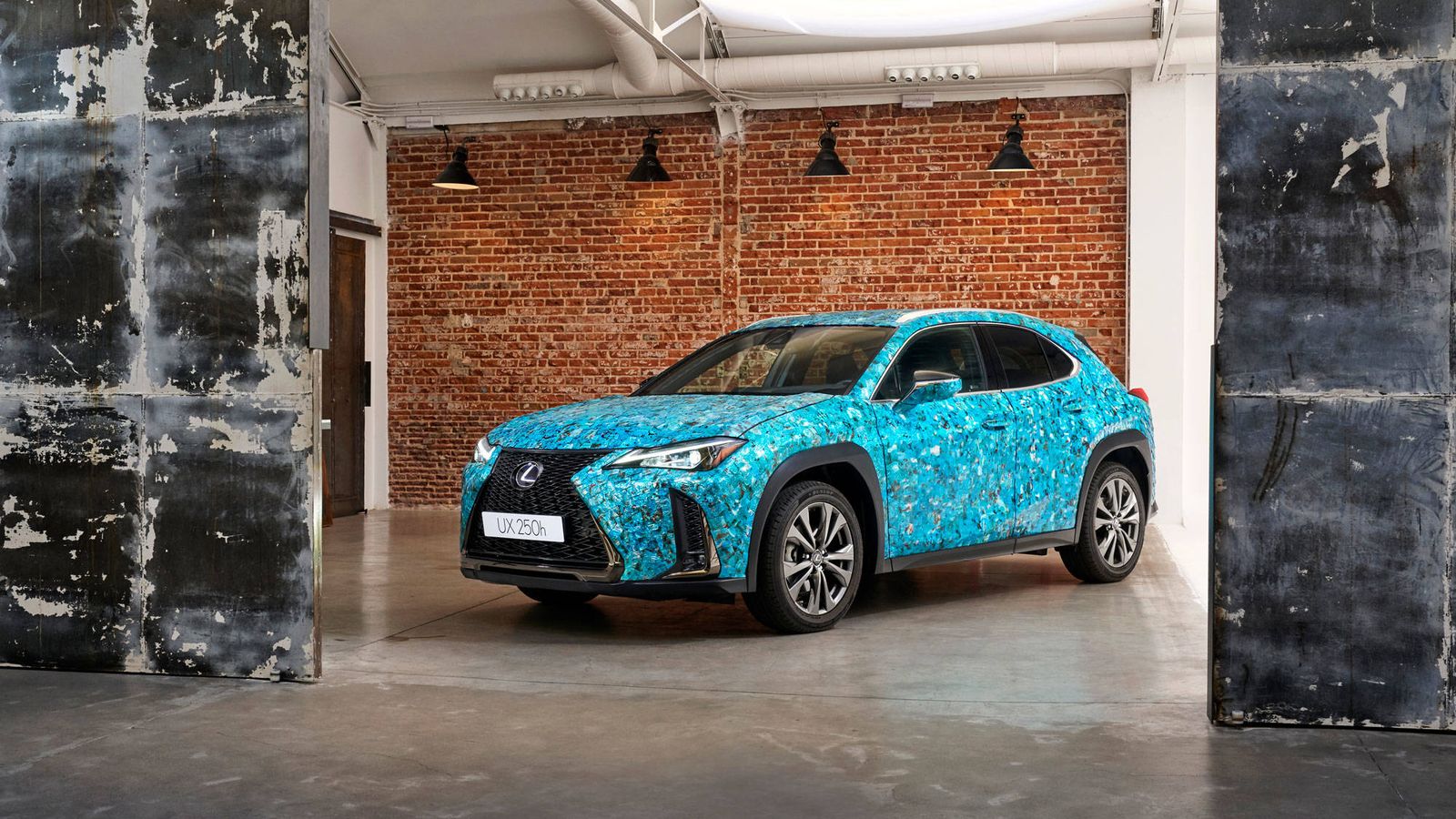 Un Lexus UX cubierto de escamas gana el Chantilly Arts & Elegance Richard Mille