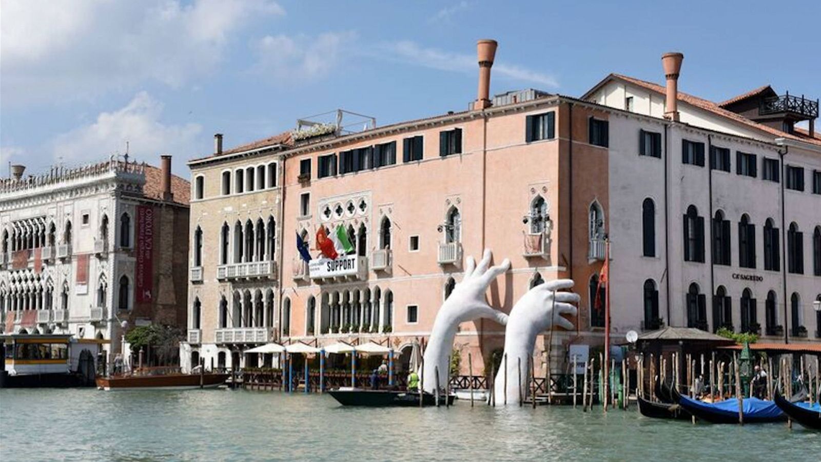 Una escultura monumental en Venecia