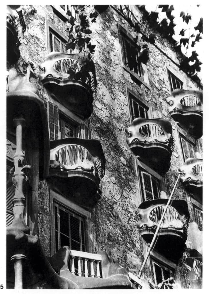 Fachada de la Casa Batlló, una de las obras más emblemáticas del arquitecto (1904-1906).