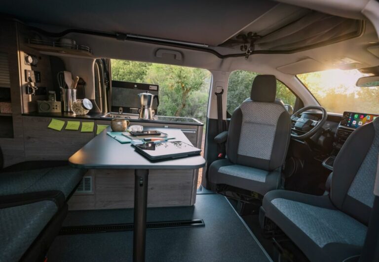 El amplio interior del Citroën Holidays permite realizar los viajes de forma cómoda y con todo lo necesario a mano.