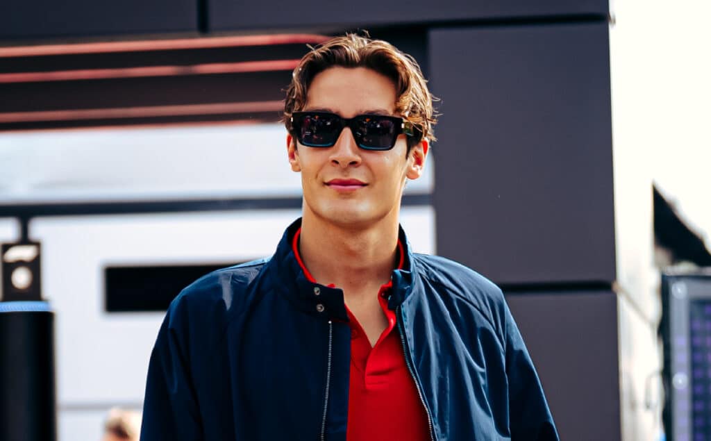 George Russell vistiendo Tommy Hilfiger en el Gran Premio Imola de Italia 2024