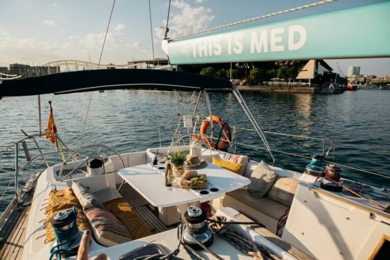 Propuesta gastronómica a bordo de uno de los barcos de This is Med.