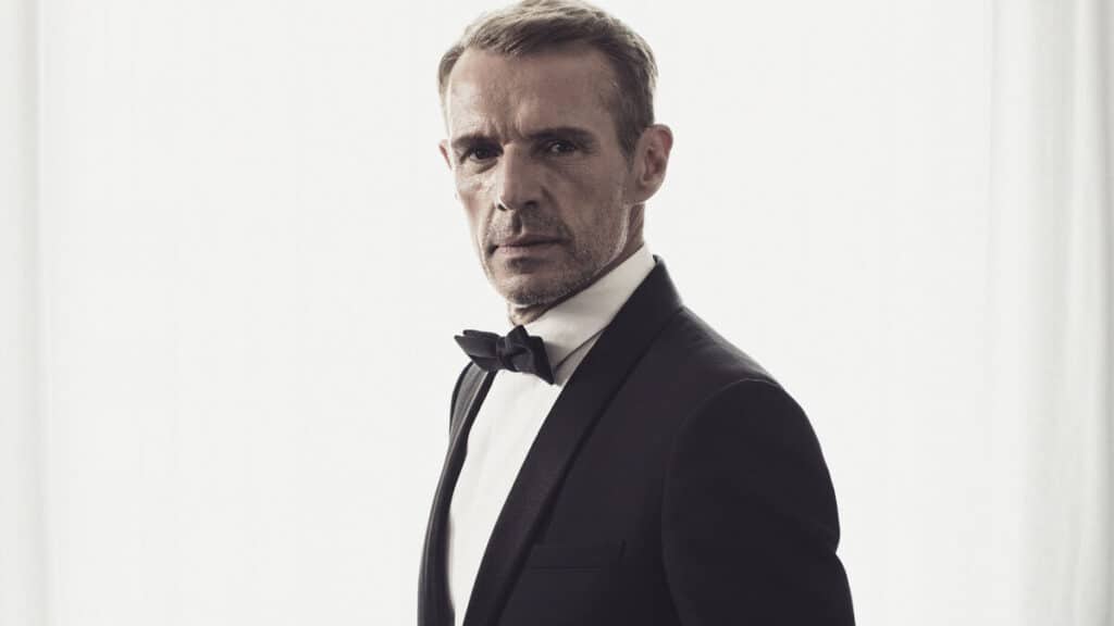 Lambert Wilson, el actor de las múltiples vidas, es la portada de Gentleman diciembre