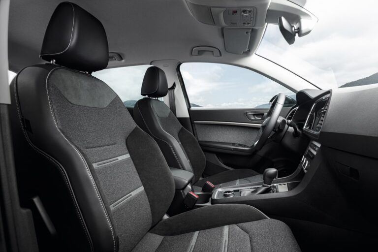 Espacioso y confortable interior del SEAT Ateca. 