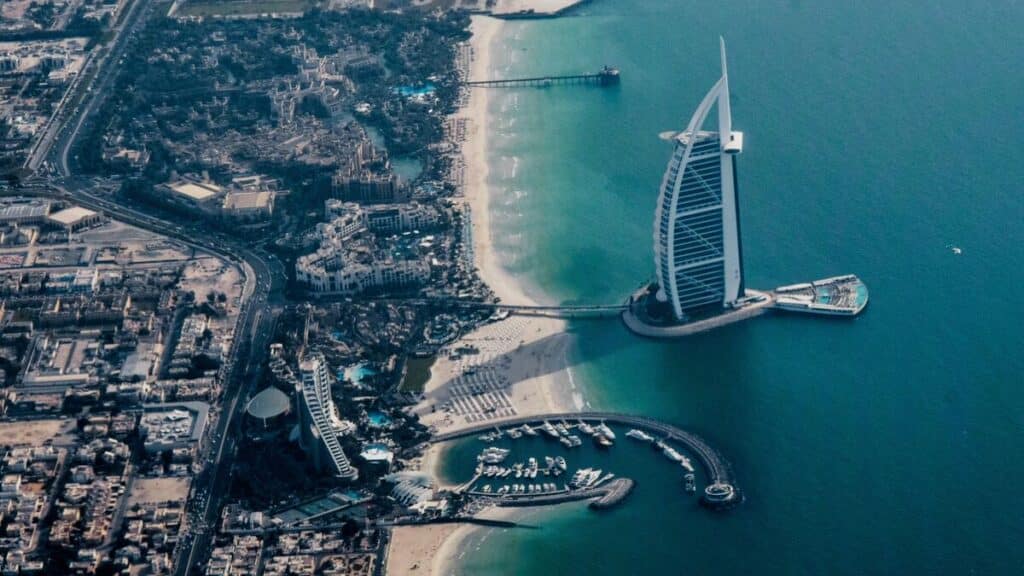 Dubai: de ciudad en medio del desierto a emirato millonario