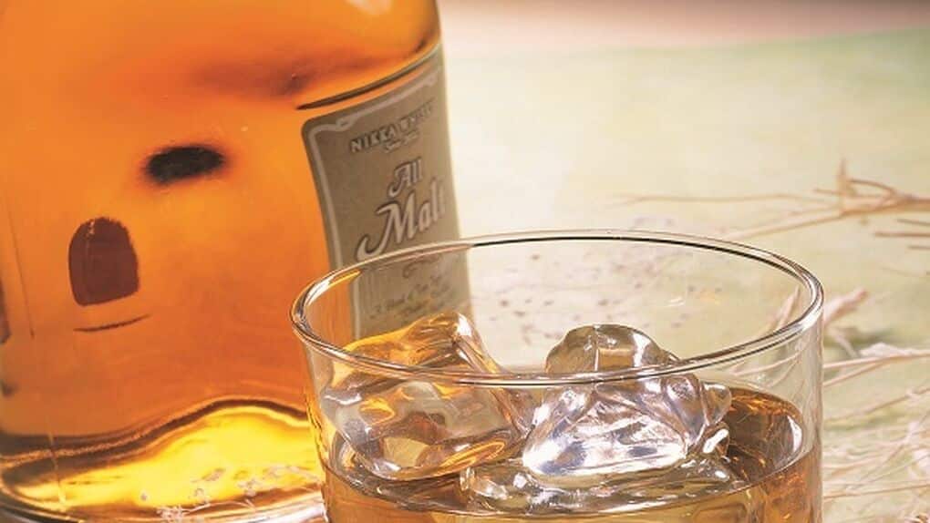 Cócteles de verano con whisky: dulce y frutal