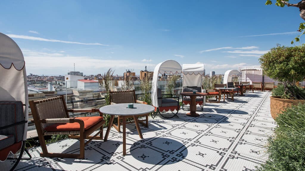 Bless Hotel celebra el verano en su exclusivo 'rooftop' en el corazón de Madrid