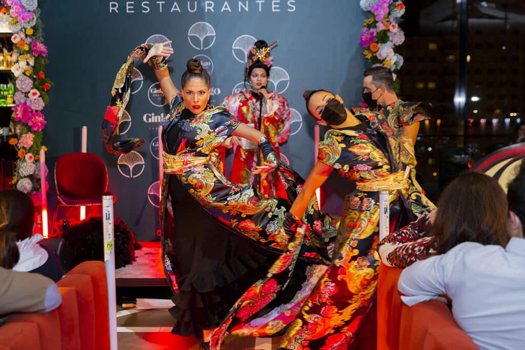 Planes de moda en Madrid: cena espectáculo en un ‘rooftop’ y tapas en un jardín secreto