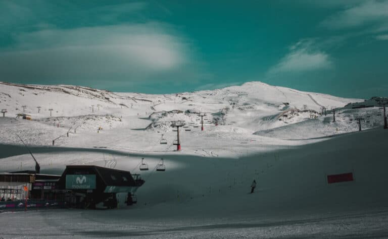 Sierra Nevada es una de las estaciones de esquí más importantes del sur de Europa.