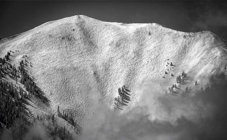 Imagen de las montañas que cobijan la estación de Aspen Snowmass, en Estados Unidos.
