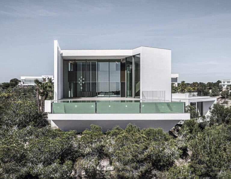 Una vivienda que integra perfectamente la arquitectura, la luz y el entorno. 