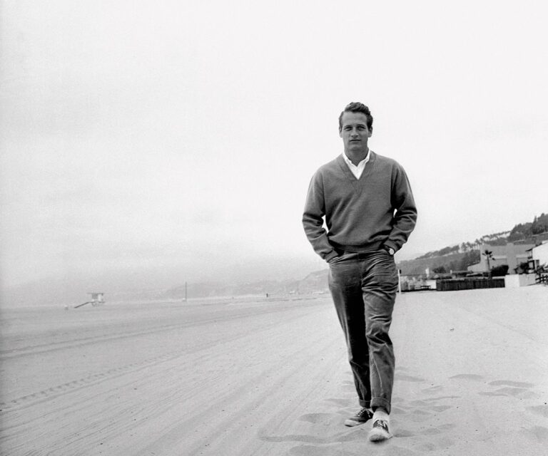 El actor Paul Newman, en una icónica fotografía tomada en torno a 1958. Se encontraba entonces al inicio de su carrera cinematográfica, aunque ya había rodado títulos como Marcado por el odio. 