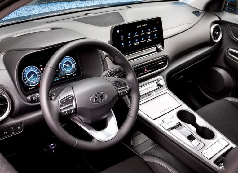 Detalle del interior del Hyundai Kona eléctrico.