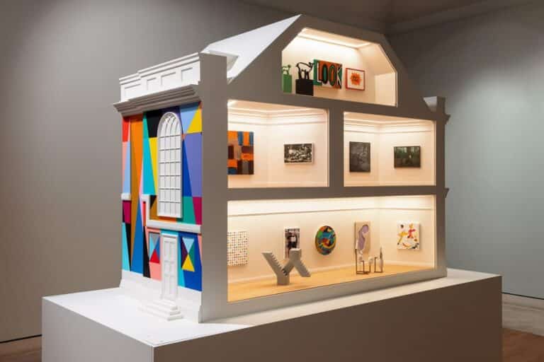 Miniatura de una galería de arte, diseñada por los arquitectos ingleses Wright &amp; Wright.