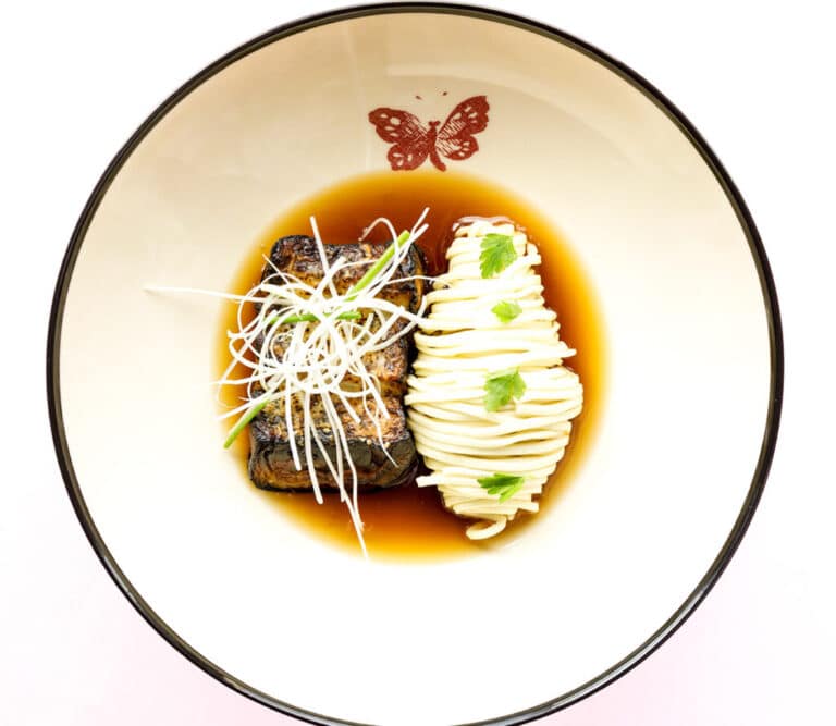 Parmigiana Ramen, un original plato que fusiona Italia y Japón.