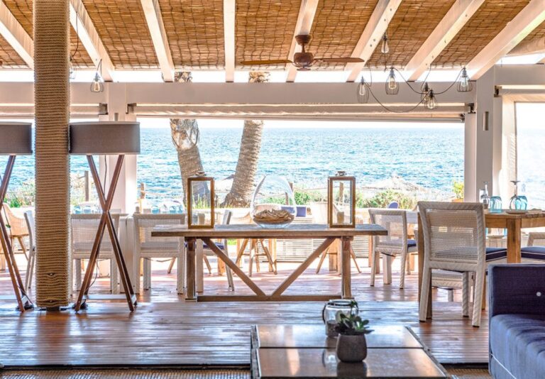 Comedor del Beach Club del Hotel Gecko en Formentera.