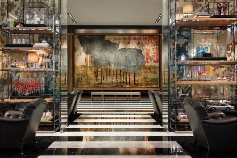 Aspecto del lobby del Rosewood London, una combinación de arte, lujo y diseño.