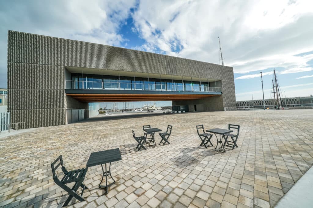 Centro náutico Marina Vela en Barcelona.