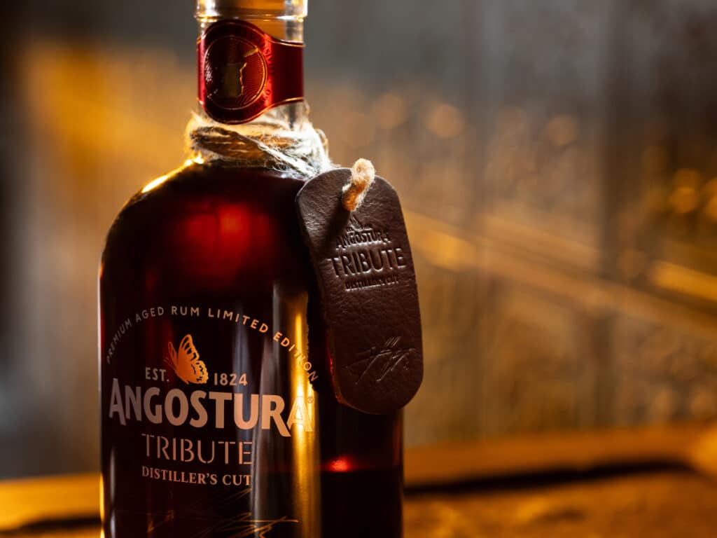 Ron Ultra-Premium Tribute Distiller's Cut de La Casa de Angostura.