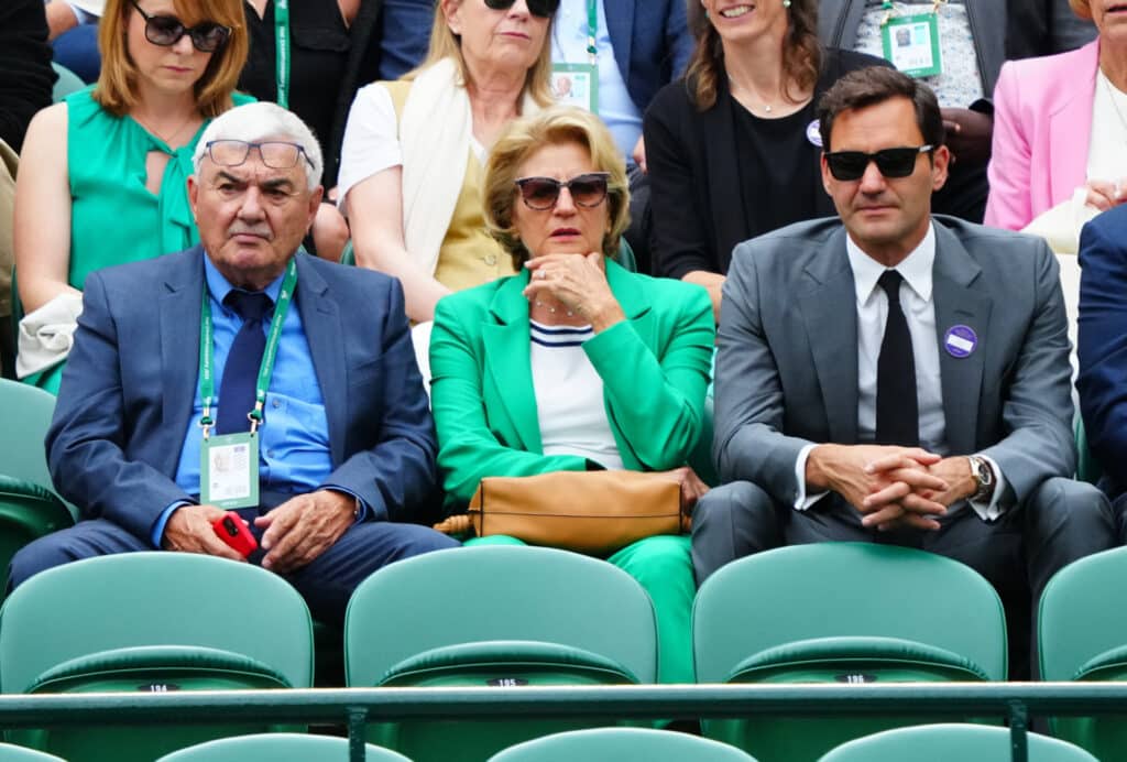 Roger Federer junto a sus padres en Wimbledon