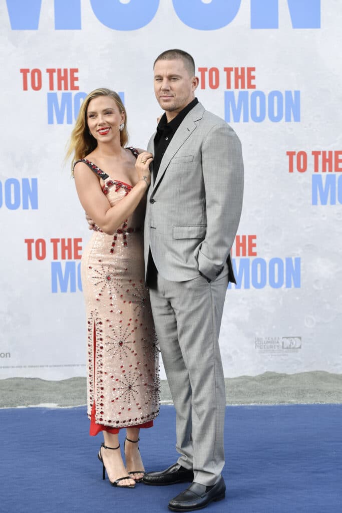 Scarlett Johansson y Channing Tatum en el estreno de 'Fly me to the Moon' en Berlín