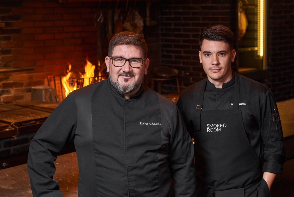 Dani García, chef de Smoked Room, y el jefe de Cocina Jesús Lobato.