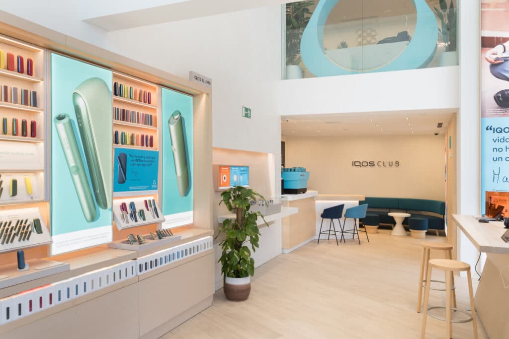 IQOS Club Café en la IQOS Boutique de la calle Serrano 36, en Madrid.