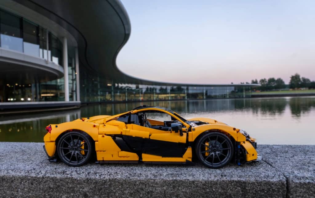 : McLaren y LEGO Group resucitan el P1™ con su última colaboración.