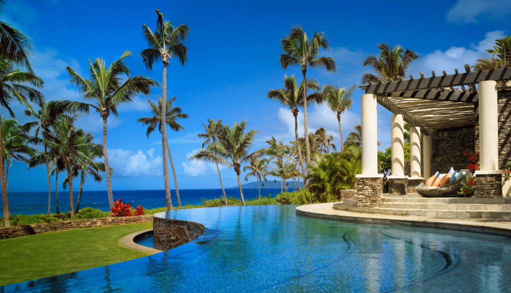 The Beach ClubMontage Kapalua Bay © Preferred Hotels Resorts