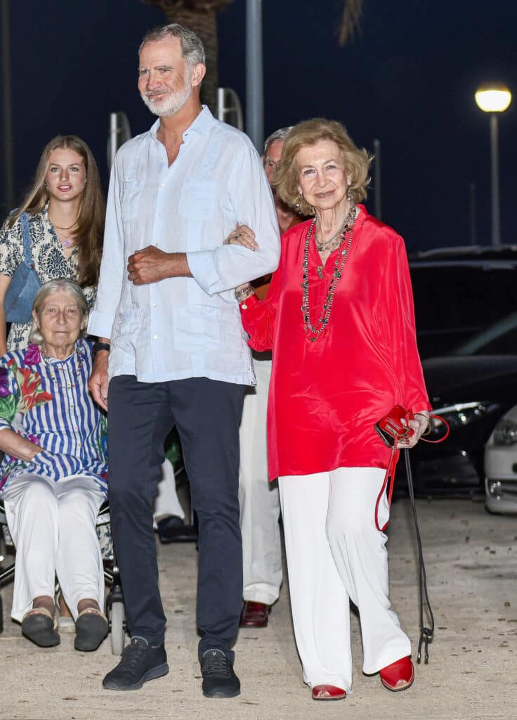 El rey Felipe VI con camisa guayabera