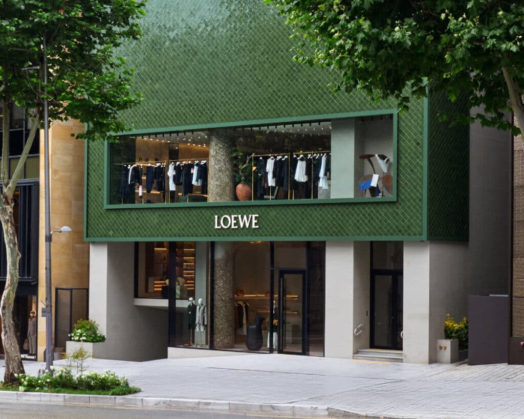 Fachada de CASA LOEWE en Seúl, en el distrito de Gangnam.