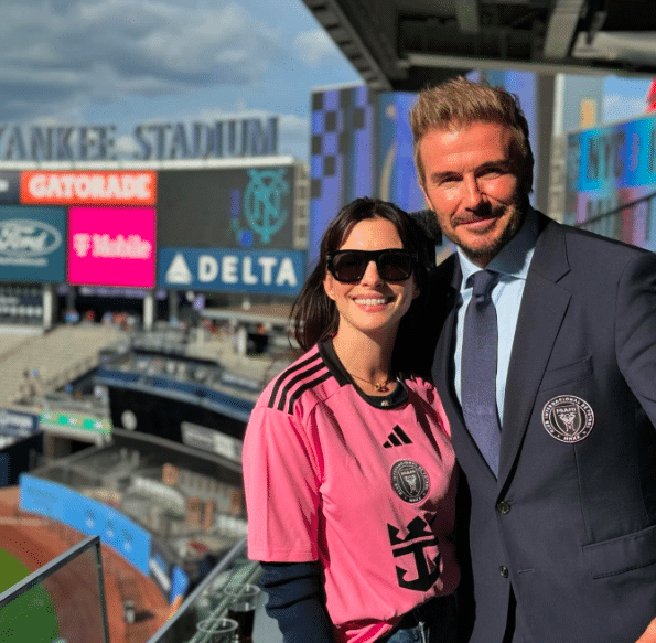 Anne Hathaway y David Beckham