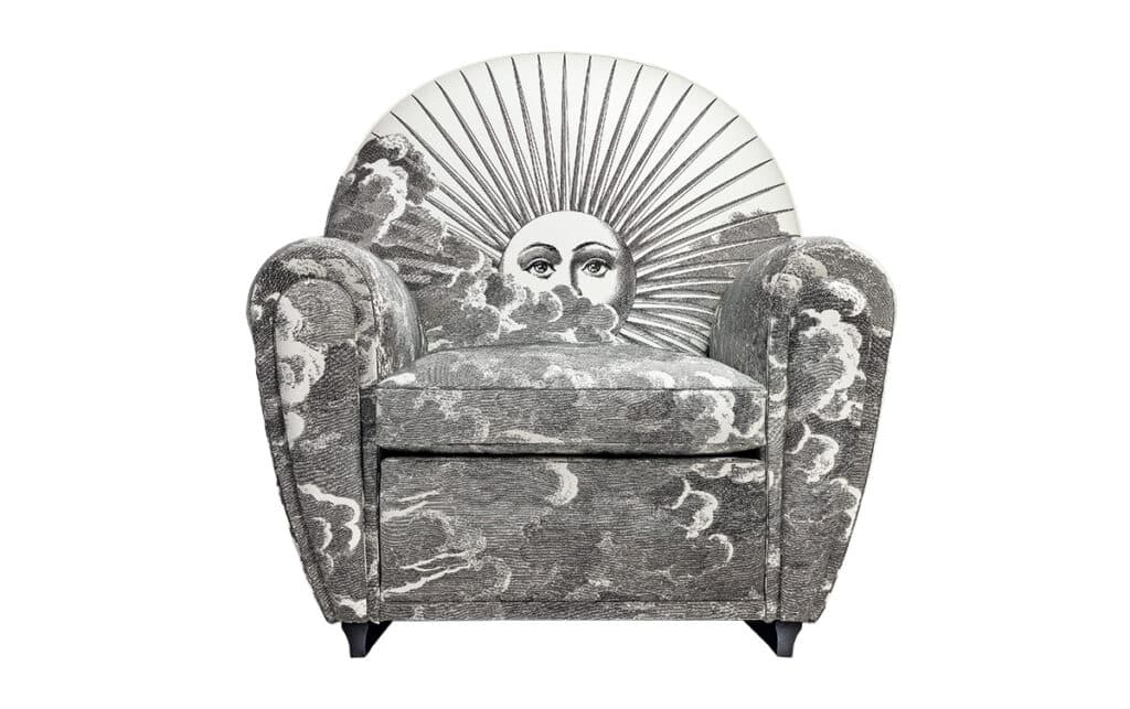 Sillón en cuero impreso digitalmente Vanity Fari Xc, de Fornasetti para Poltrona Frau.