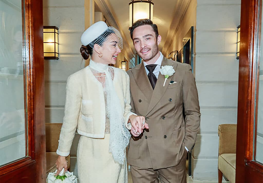 El actor Ed Westwick, vestido de Hackett London en su boda junto a la actriz y modelo Amy Jackson.