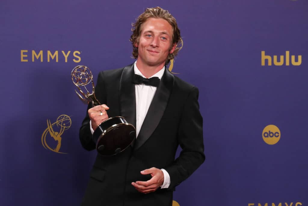 Jeremy Allen White en la la 76ª entrega de los Premios Emmy 2024.