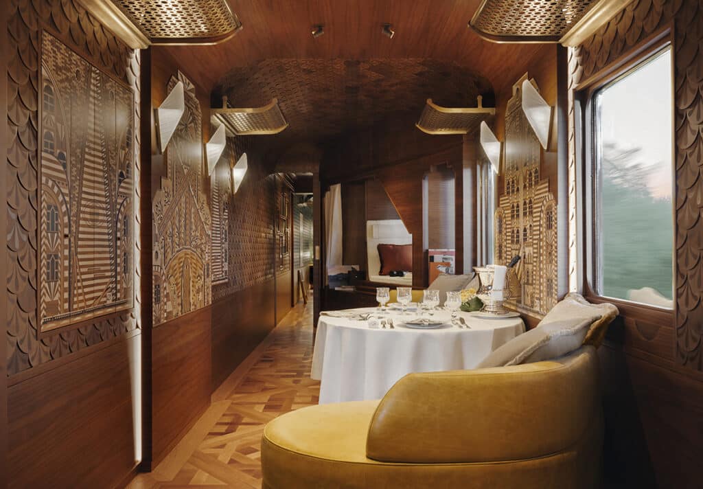 Salón de L’Observatoire, un vagón-suite del Venice Simplon-Orient-Express decorado por Jean René.