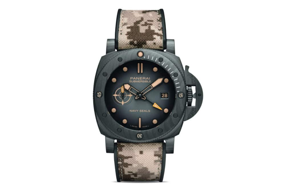 Submersible QuarantaQuattro GMT Navy SEALs Carbotech™ PAM01513 de Panerai.