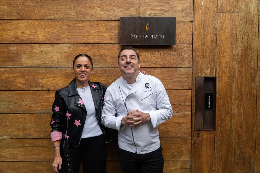 Cristina Vall-Llosada, directora de CASA SEAT, y el chef Jordi Roca.