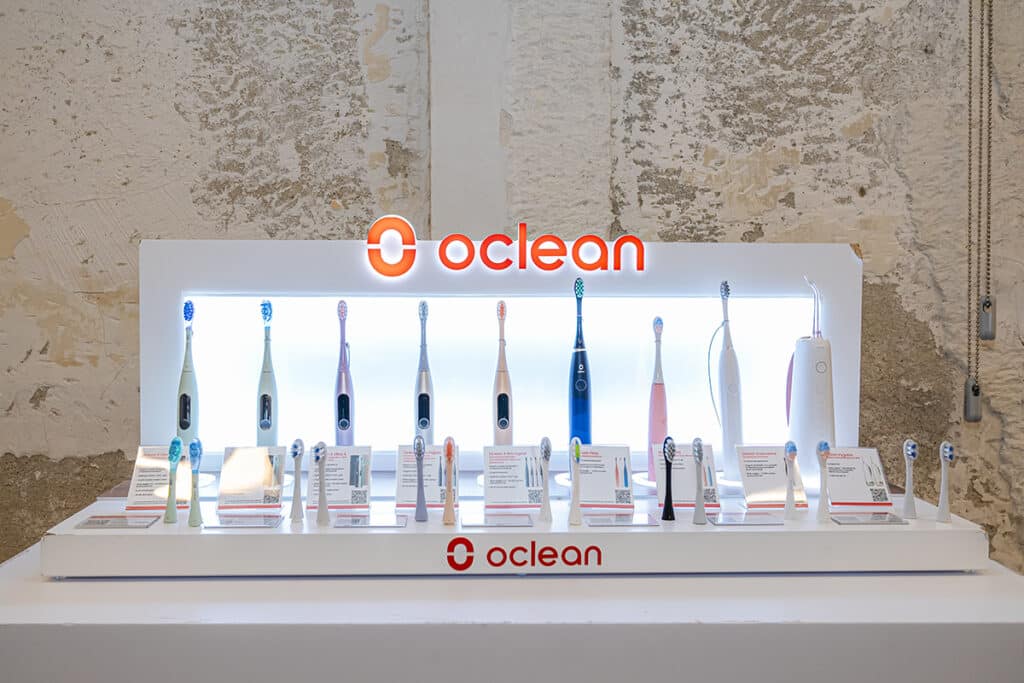 Cepillo de dientes inteligente con IA integrada Oclean X Ultra.