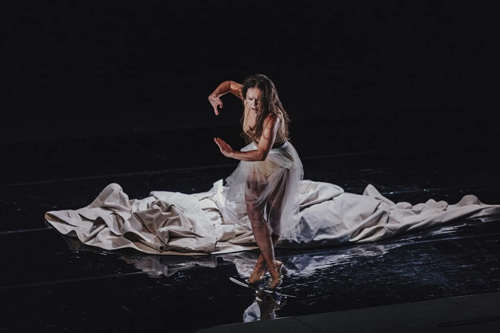 Regresa el Festival Flamenco de Nîmes con grandes novedades 1 Rocío Molina en plena actuación.