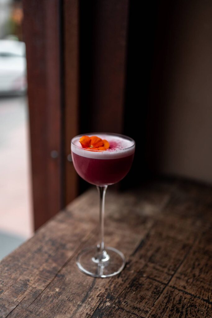 La carta de cócteles diseñada para la Navidad por uno de los bartenders más reputados 3 Coctel El Amante