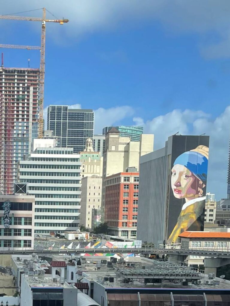 'La joven de la perla', del artista René Mäkelä, en Miami.