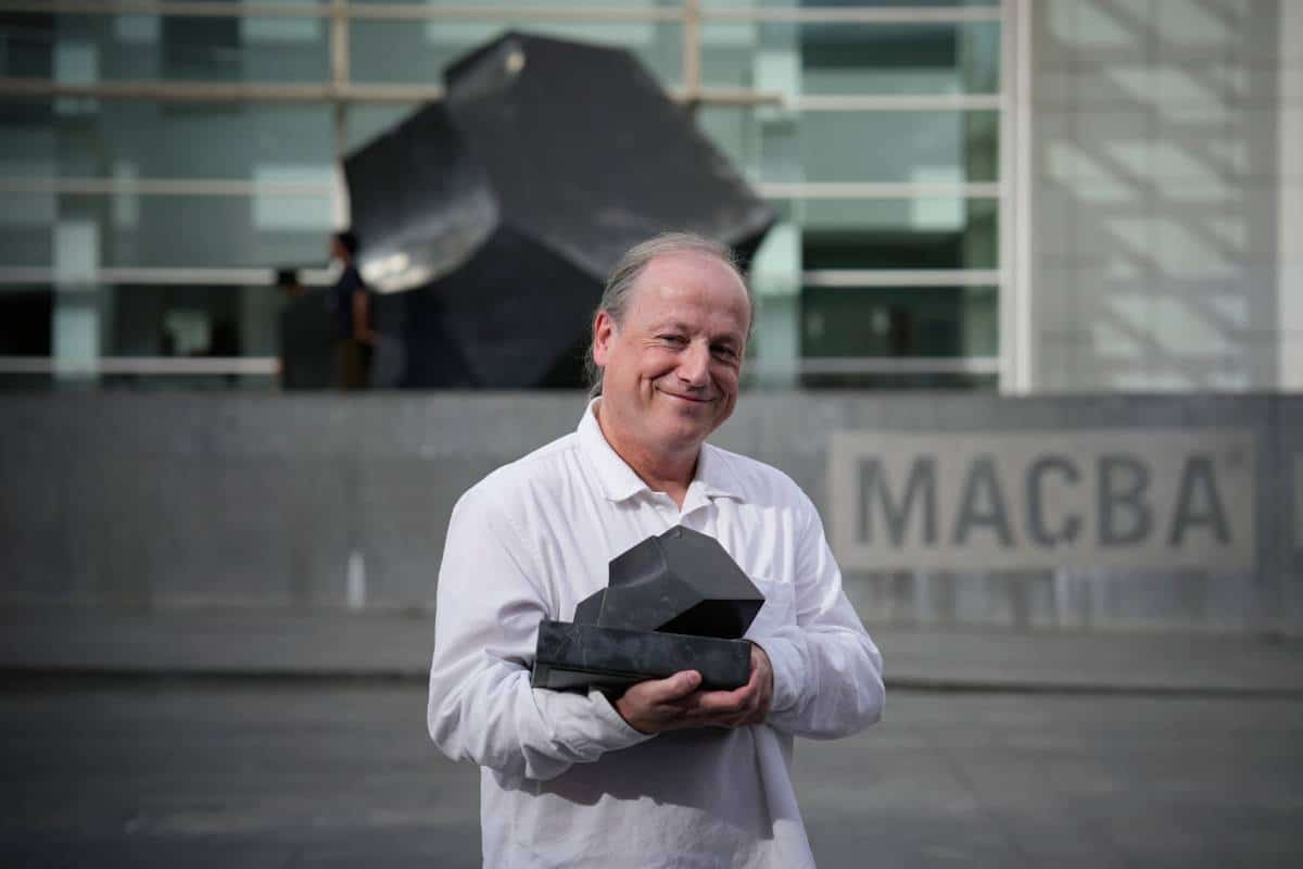 El artista vasco Ibon Aranberri ha sido el ganador de la primera edición del Premio Fundación MACBA.